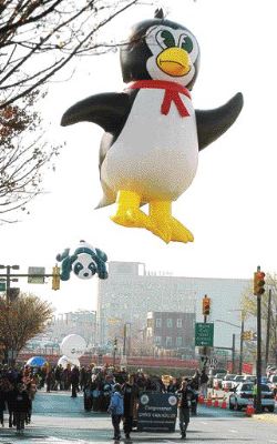 1990 : Chilly Willy Balloon Escapes Detroit Parade